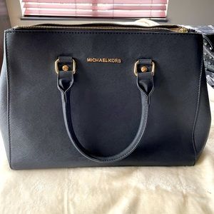 Michael Kors double zip jet set travel tote bag. Black EUC